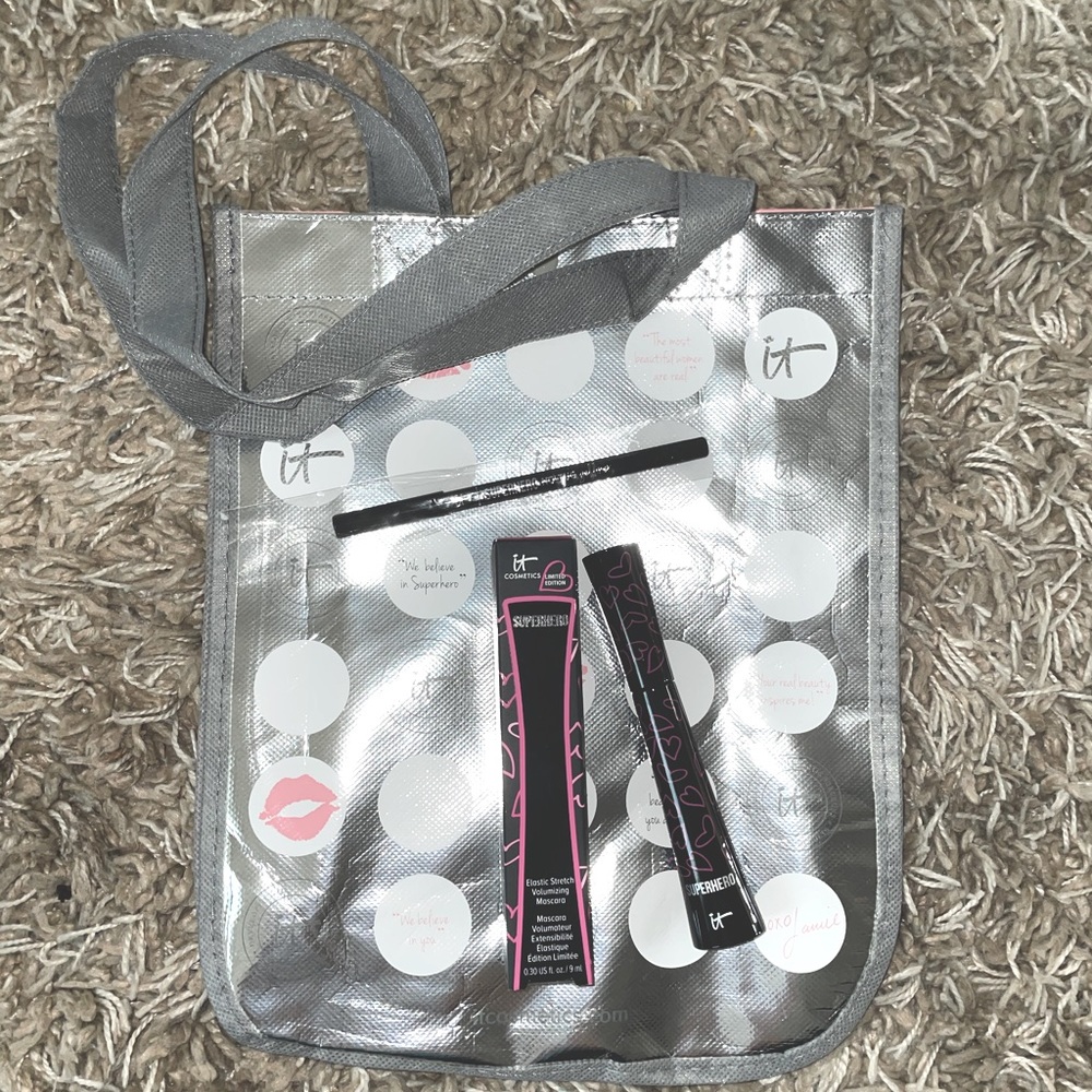 IT Cosmetics Superhero eye liner no-tug gel liner Superhero mascara tote bag set